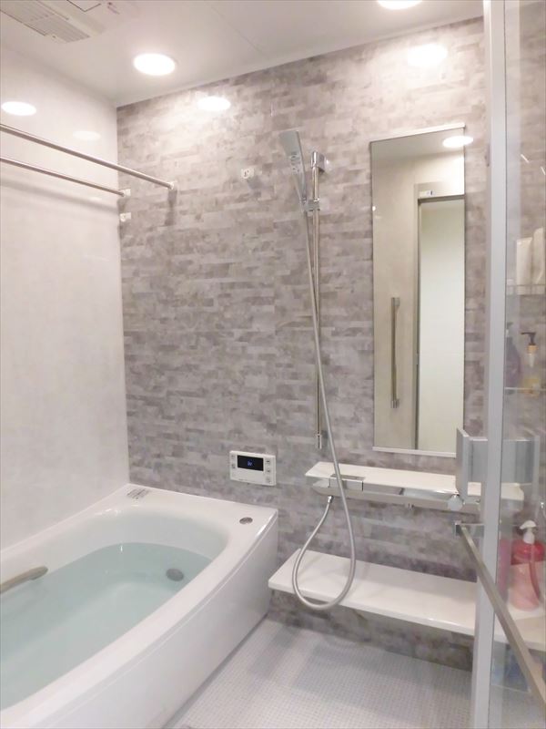 TOTO エスクアでワンランク上の洗面空間に TOTO エスクアでワンランク上の洗面空間に